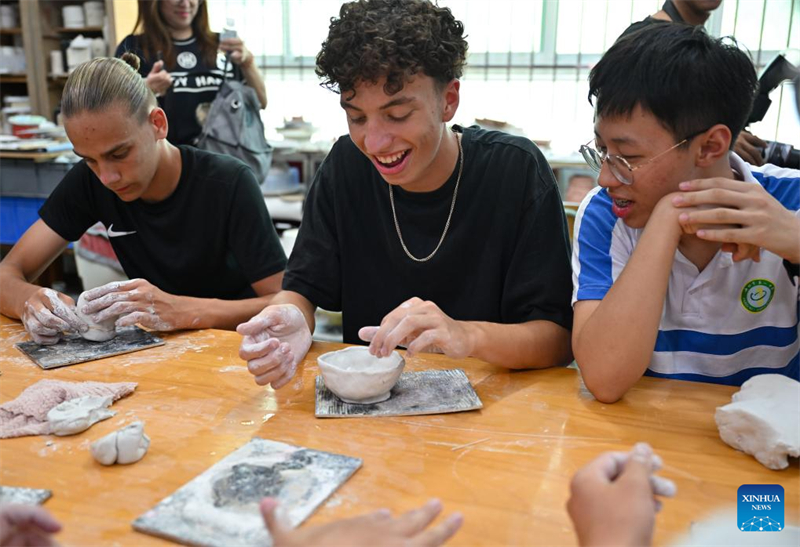 Deutsche Schüler genie?en Studienfahrt in Chinas Hainan