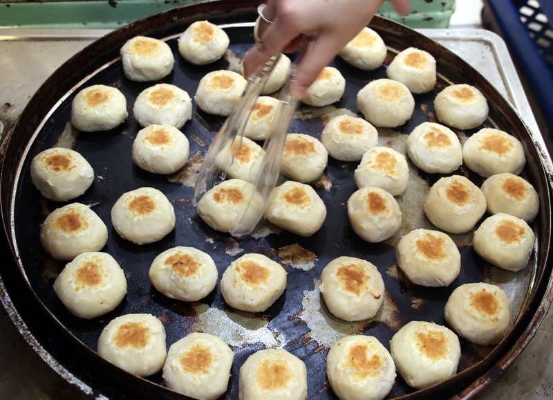 Mittherbstfest: Frisch gebackene Mondkuchen erfreuen sich gro?er Beliebtheit